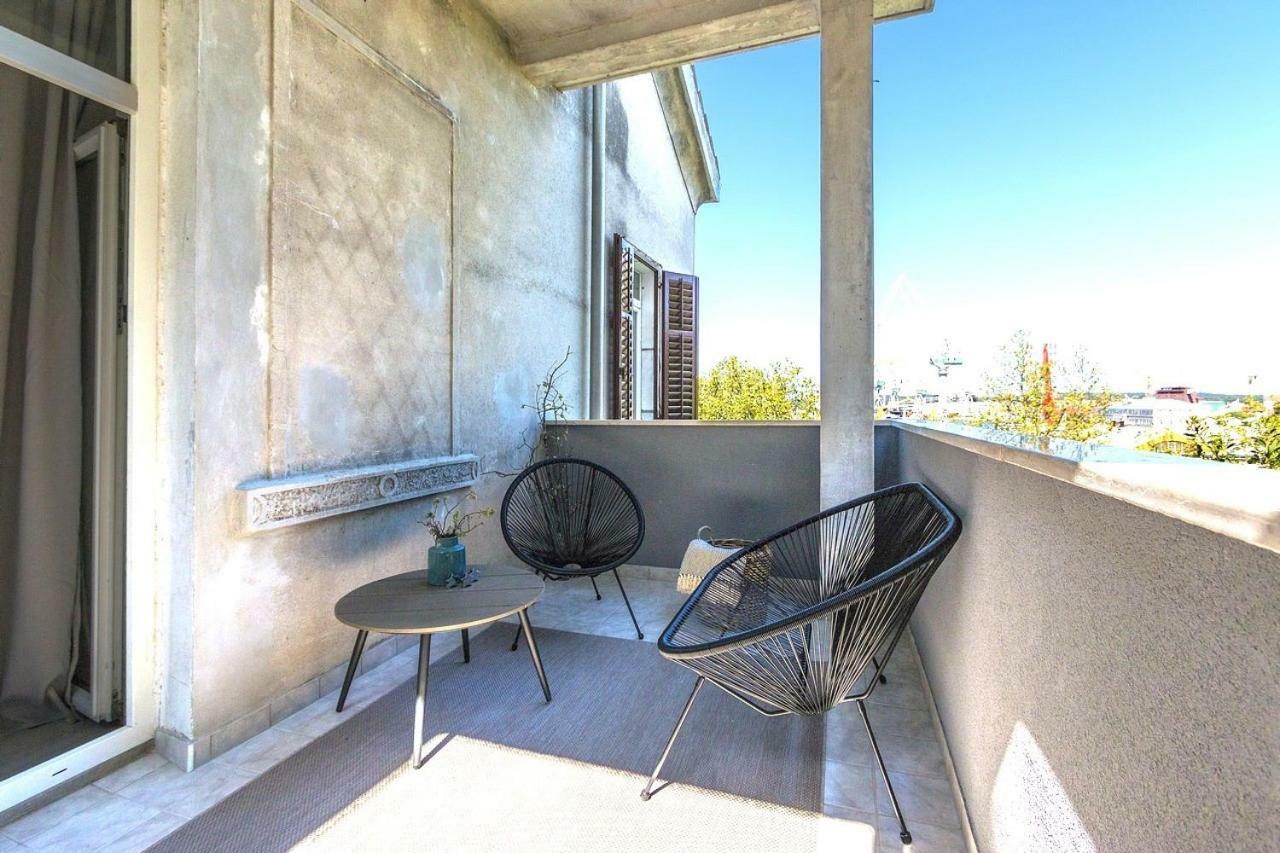 *** Lounge Terrace Apartment With The Harbour View / City Centre *** Pula Bagian luar foto